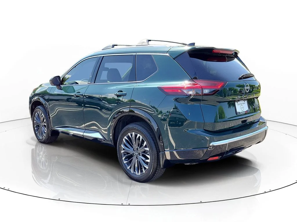 New 2026 Black Nissan Platinum image 5
