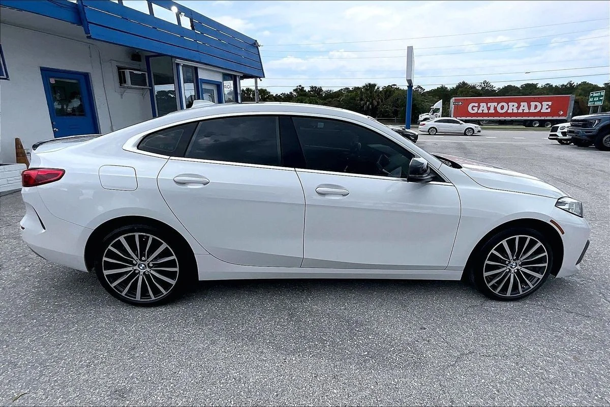 Used 2023  BMW i sDrive image 31