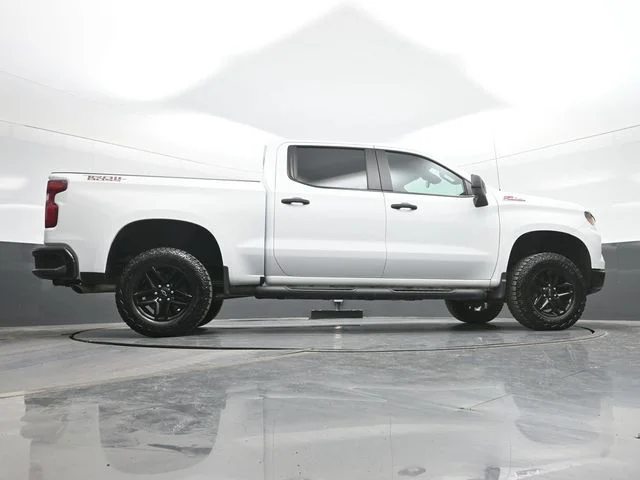 Used 2025 White Chevrolet Custom Trail Boss image 25