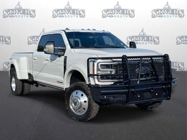 2025 Ford F-450 Platinum 4x4 Crew Cab 8' Box DRW's photo