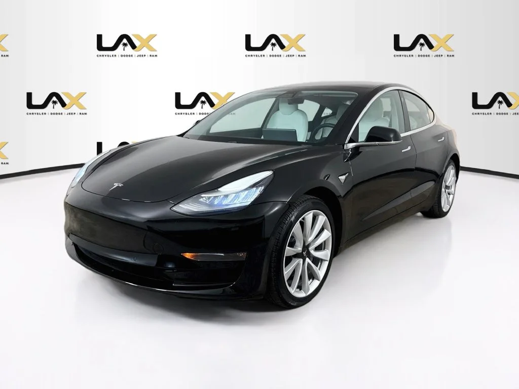 Used 2020 Black Tesla Long Range image 3
