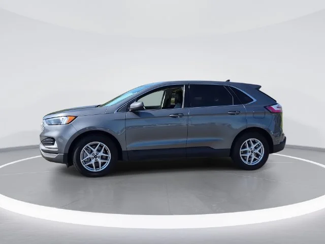 Used 2024 Gray Ford SEL image 4