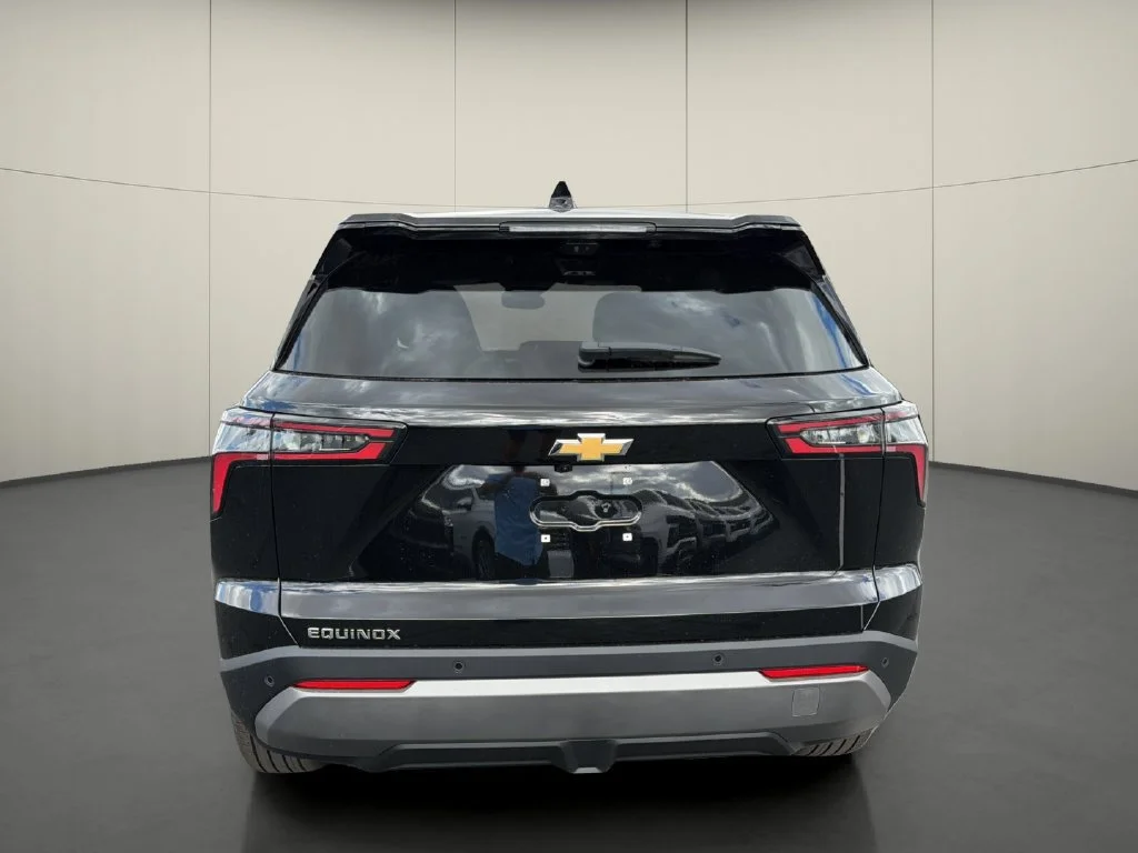 New 2027 Mosaic Black Metallic Chevrolet LT image 6