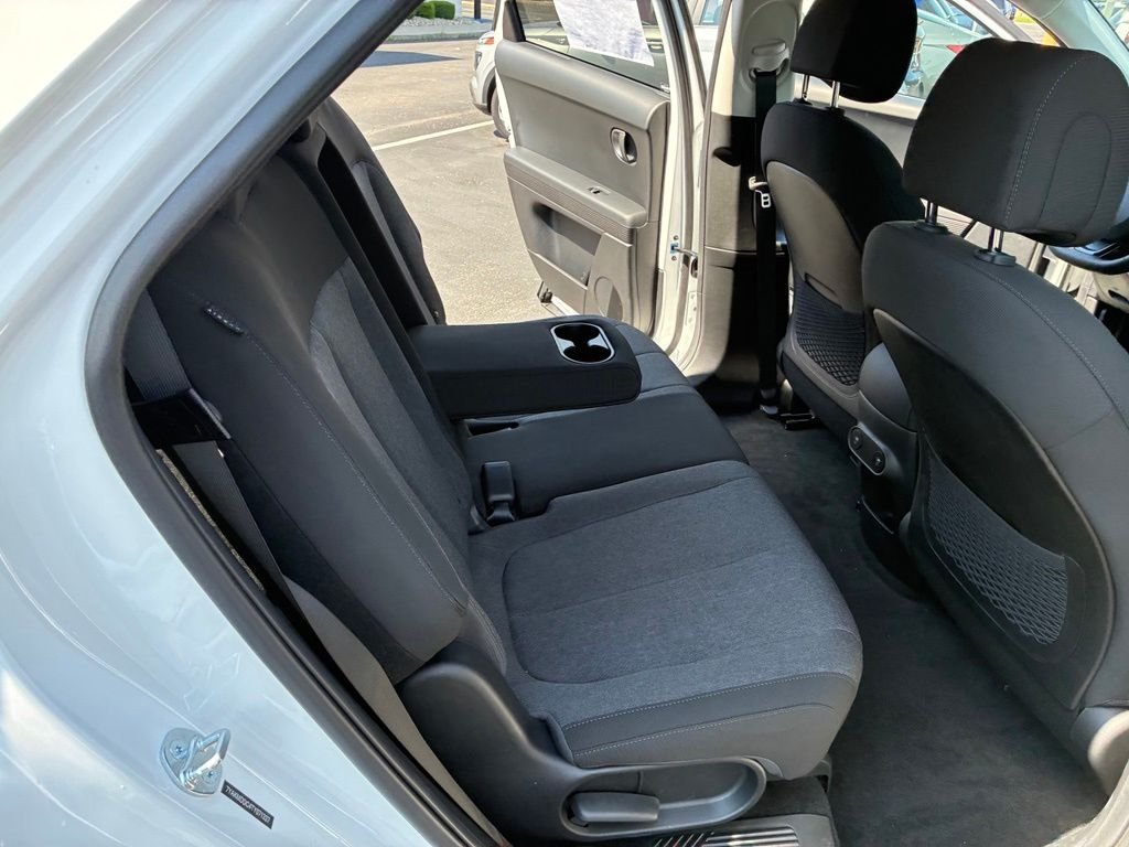 New 2026 White Hyundai SE image 30