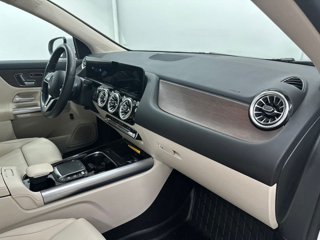Certified Used 2023 White Mercedes-Benz GLA 250 image 25