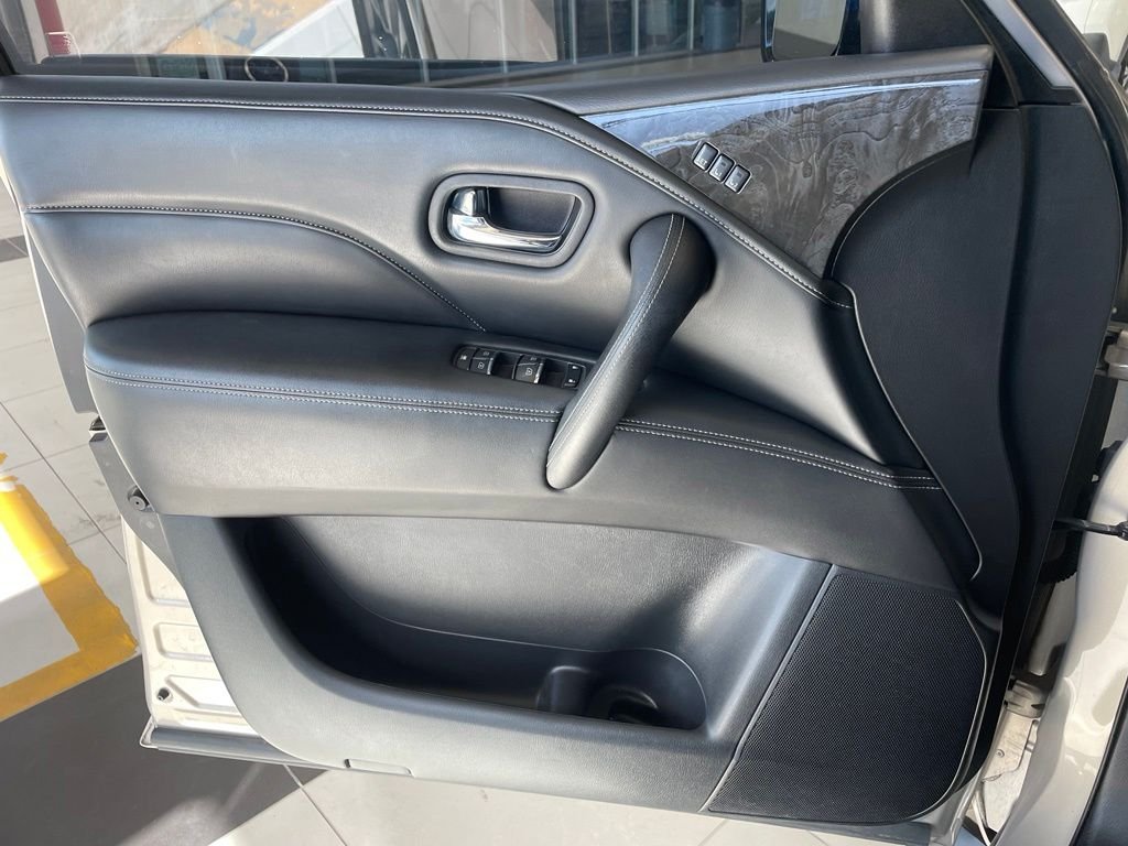 Used 2022 Beige INFINITI LUXE image 10