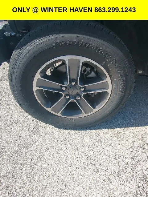 Used 2023 Gray Jeep Sahara image 5