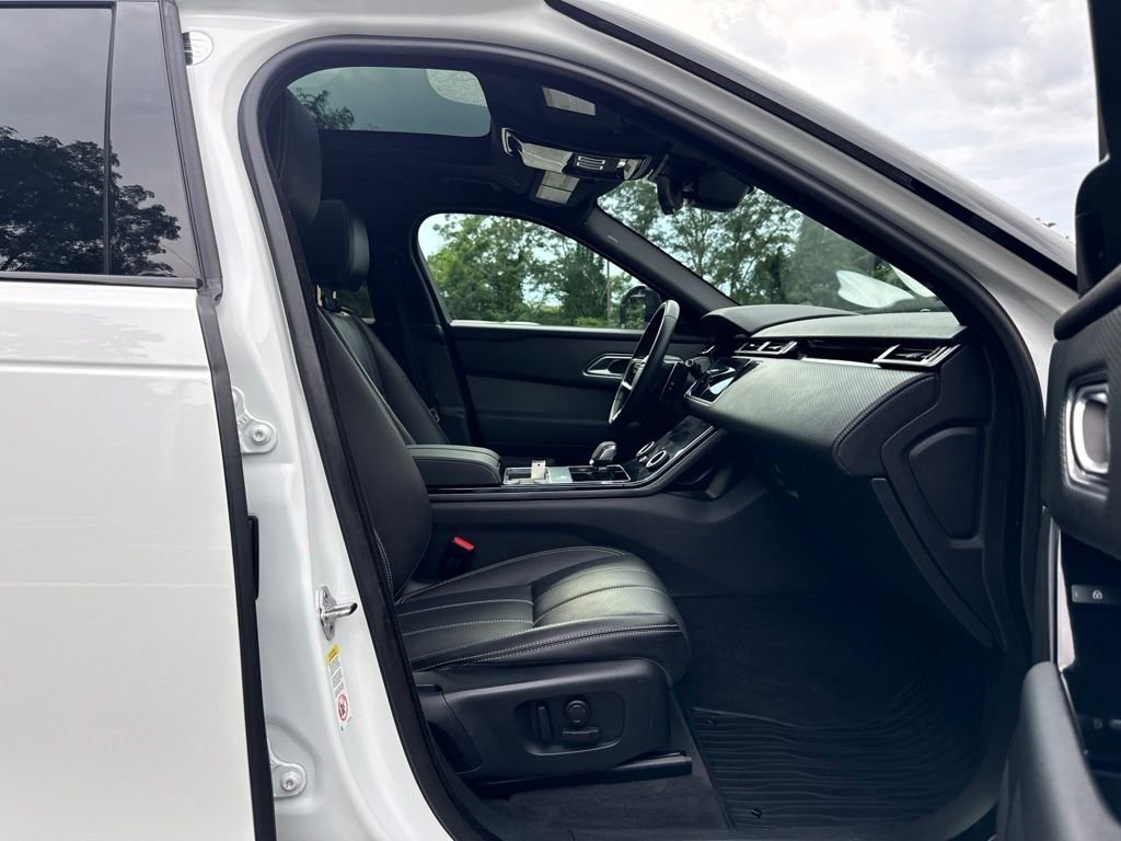 Used 2023 White Land Rover S image 17