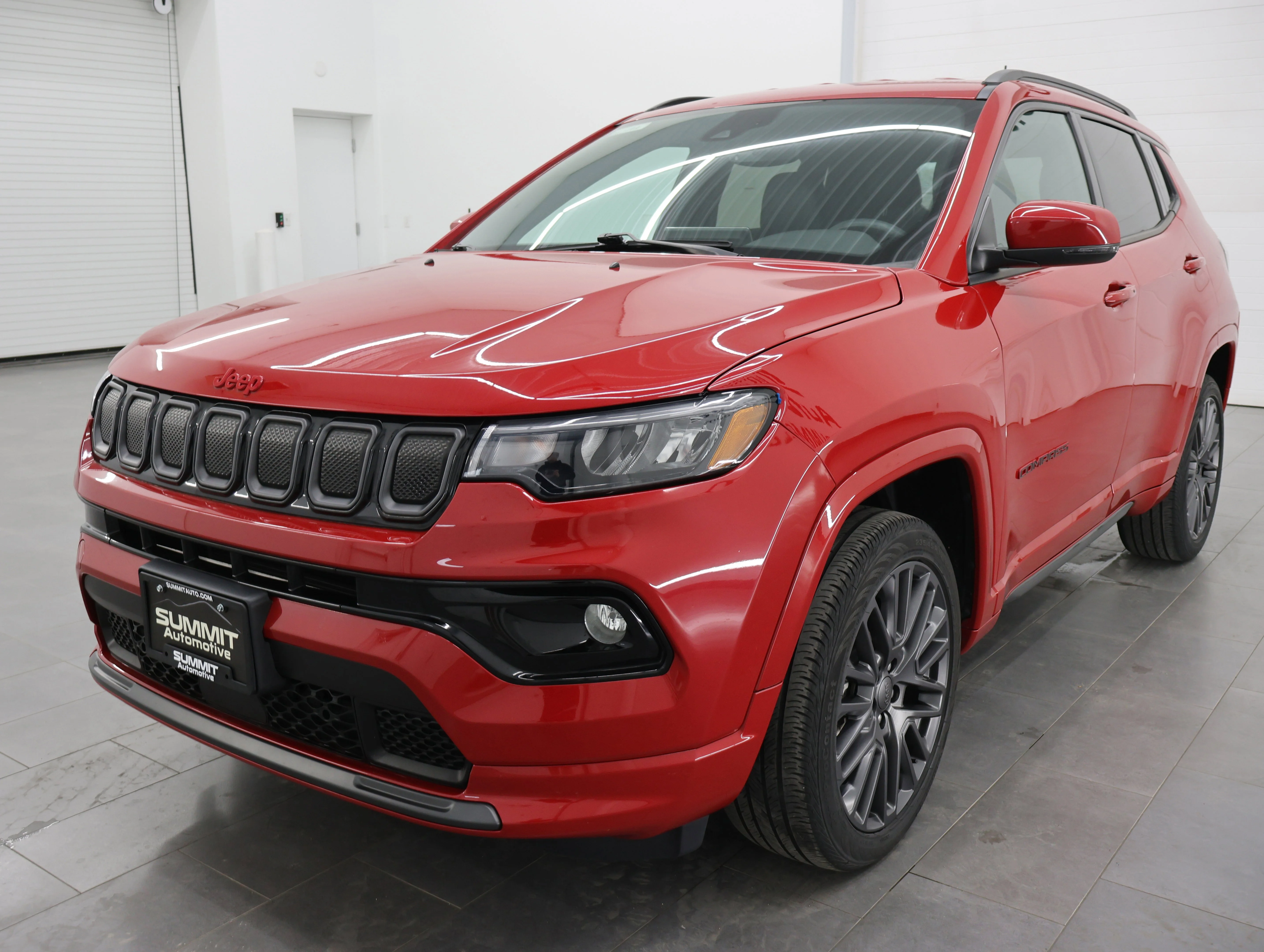 Used 2022 Redline Pearlcoat Jeep Limited image 7