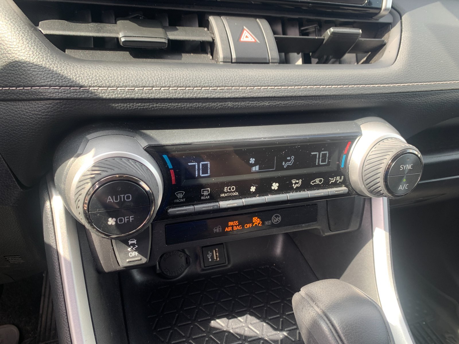 Used 2025 White Toyota XLE image 23