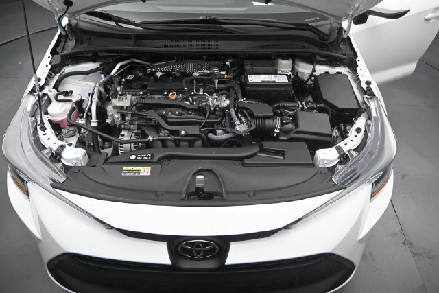 Used 2025 Ice Cap Toyota LE image 18