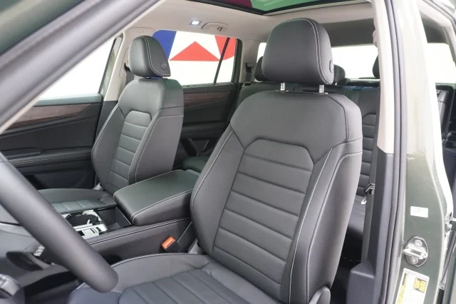 New 2026 Avocado Green Pearl Volkswagen 2.0T SEL image 21