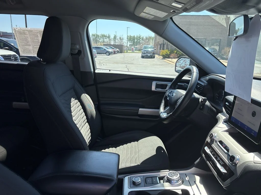 Used 2021 Oxford White Ford XLT image 36