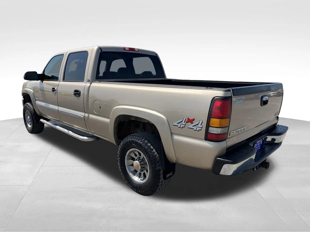 Used 2005 Beige GMC SLT image 7