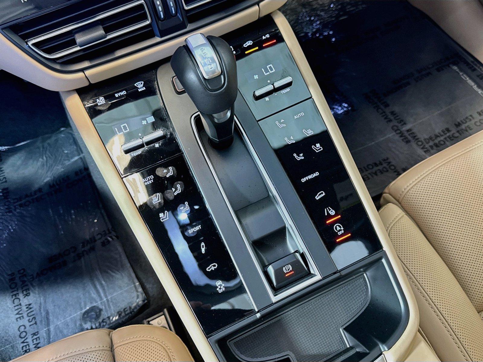 Used 2025 Chalk Porsche T image 18