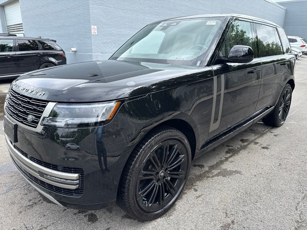 Used 2024 Black Land Rover SE image 1