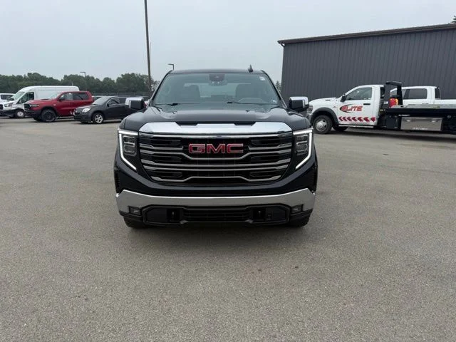 Used 2024 Black GMC SLT image 2
