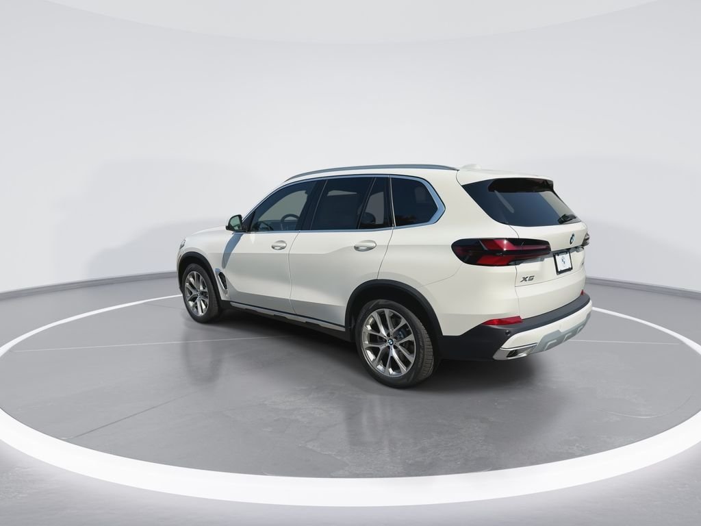 New 2026 White BMW xDrive40i image 6
