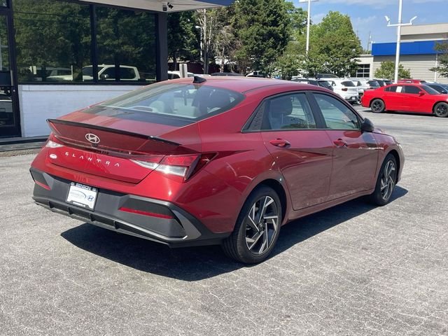 2025 Hyundai Elantra SEL - Photo 6
