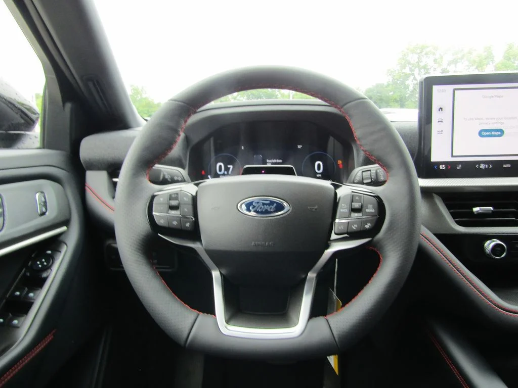 New 2027 Agate Black Metallic Ford ST-Line image 21