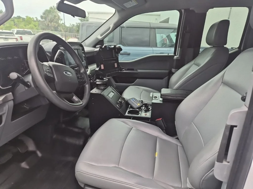 Used 2022 White Ford XL image 2