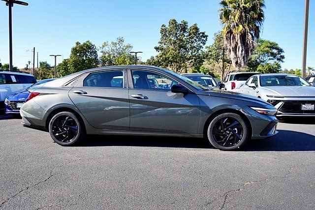 Used 2026 Gray Hyundai SEL Sport image 6