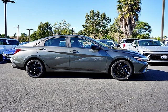 Used 2026 Gray Hyundai SEL Sport image 6