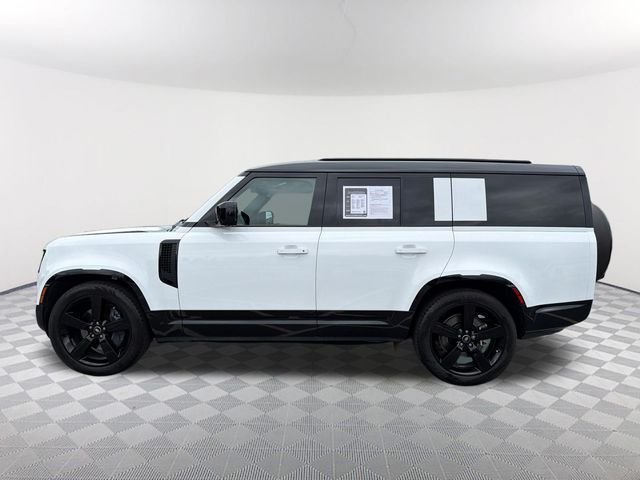 Used 2025  Land Rover X-Dynamic SE image 8