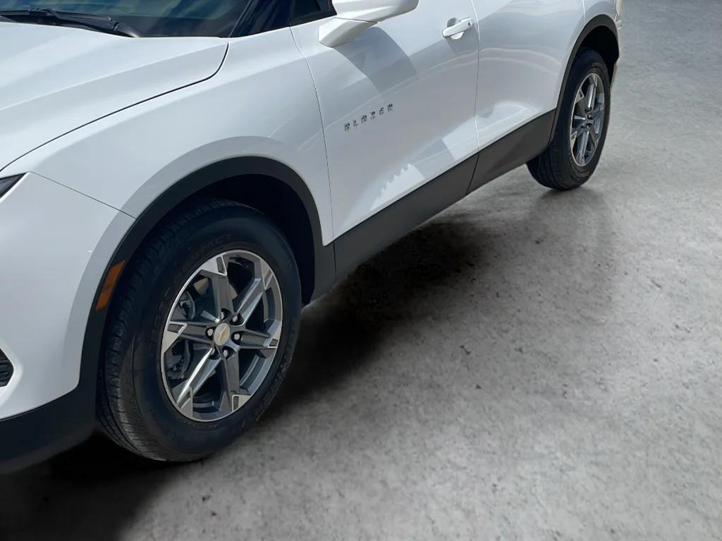 Used 2023 White Chevrolet LT image 37