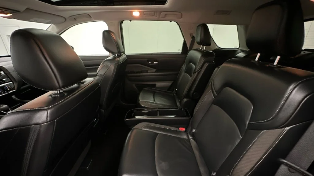 Used 2023 Gray Nissan SL image 10