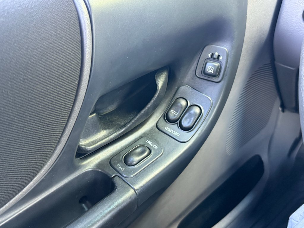 Used 2003 Blue Ford  image 14