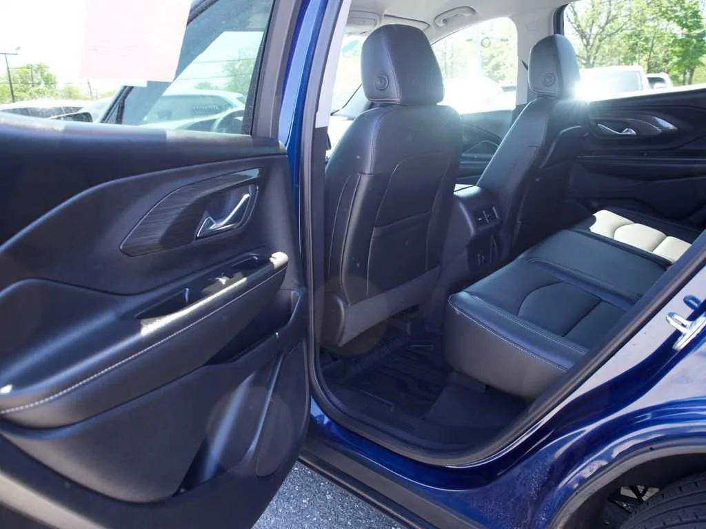 2023 GMC Terrain SLT - Photo 23