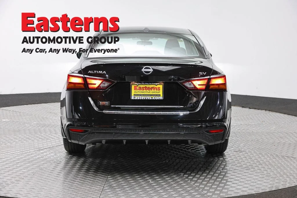 Used 2023 Black Nissan 2.5 SV image 6