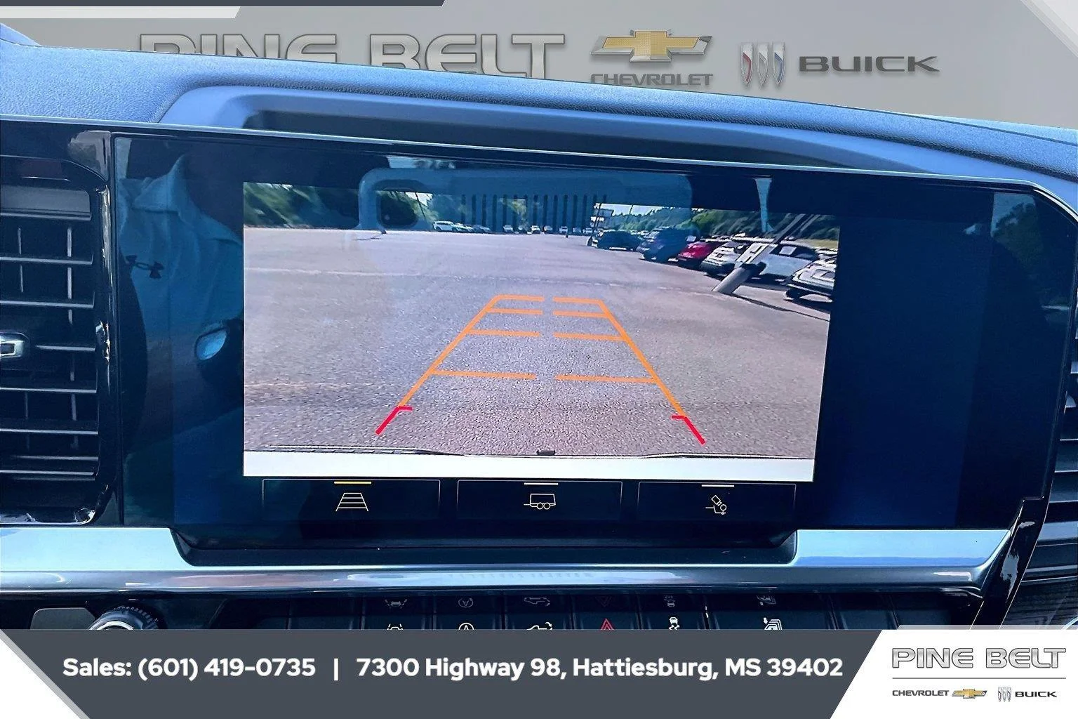 Used 2024 Summit White Chevrolet RST image 16