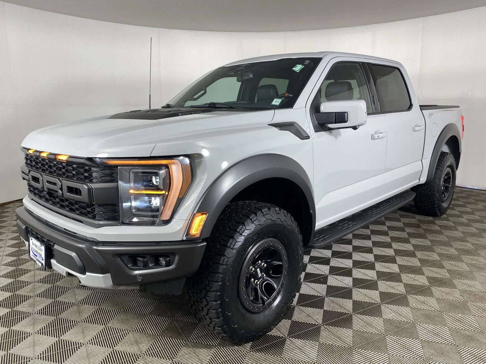 Used 2023 Avalanche Gray Ford Raptor image 3