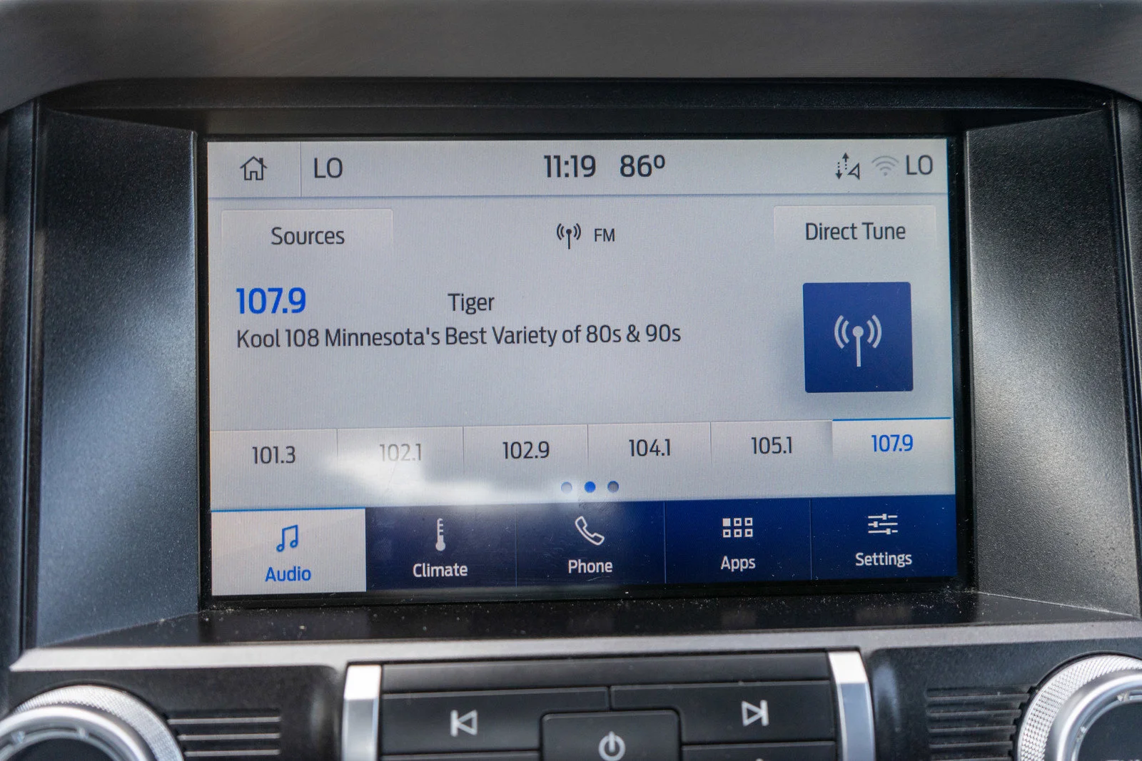 Used 2022 Oxford White Ford EcoBoost Premium image 18