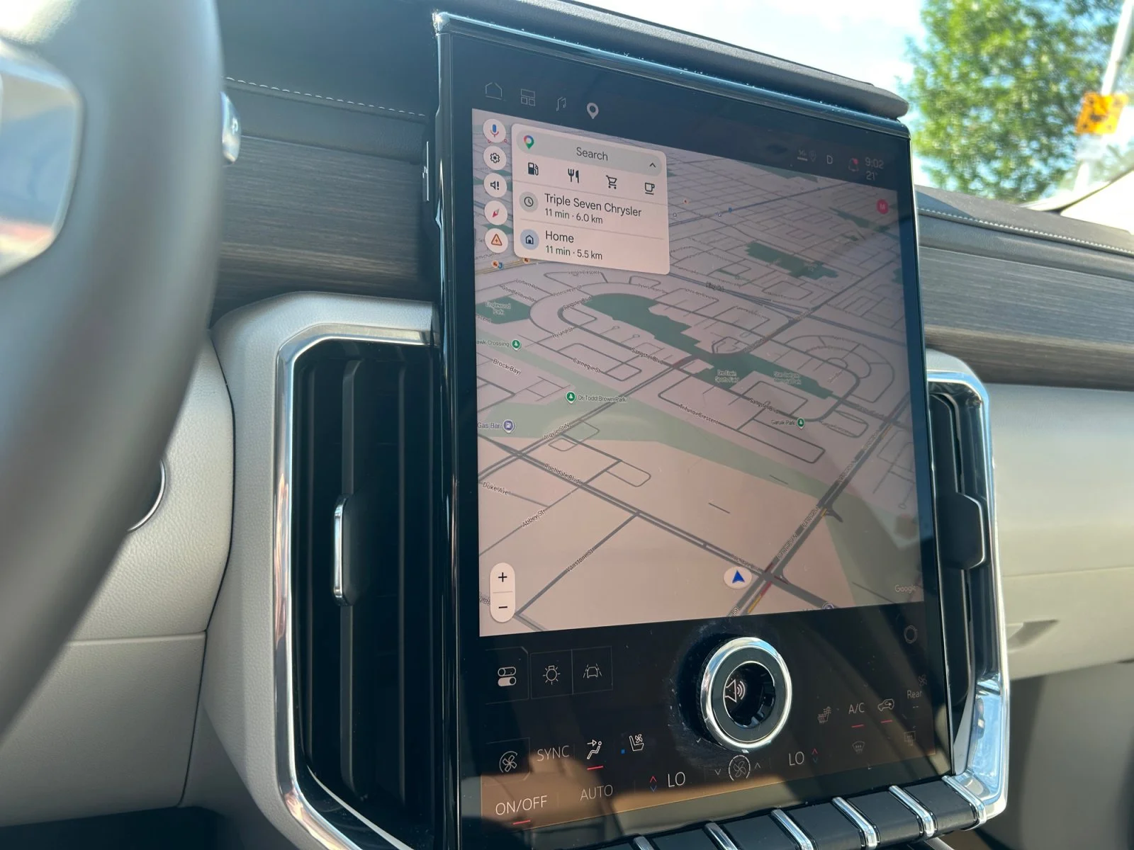 Used 2025 Summit White GMC Denali AWD Leather Sunroof Navigation image 26
