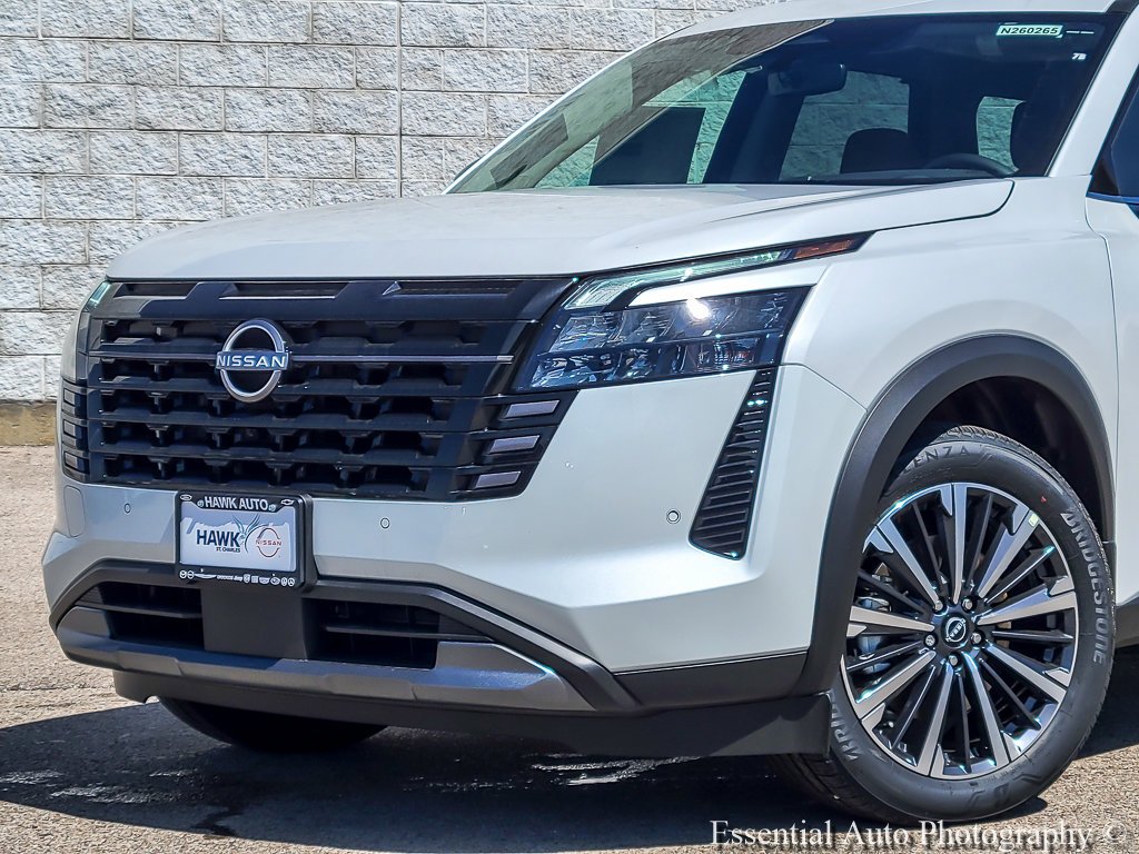 New 2026 Everest White Pearl Tricoat Nissan Platinum image 2