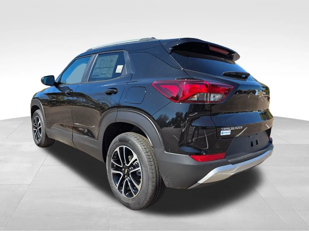 New 2026 Mosaic Black Metallic Chevrolet LT image 5