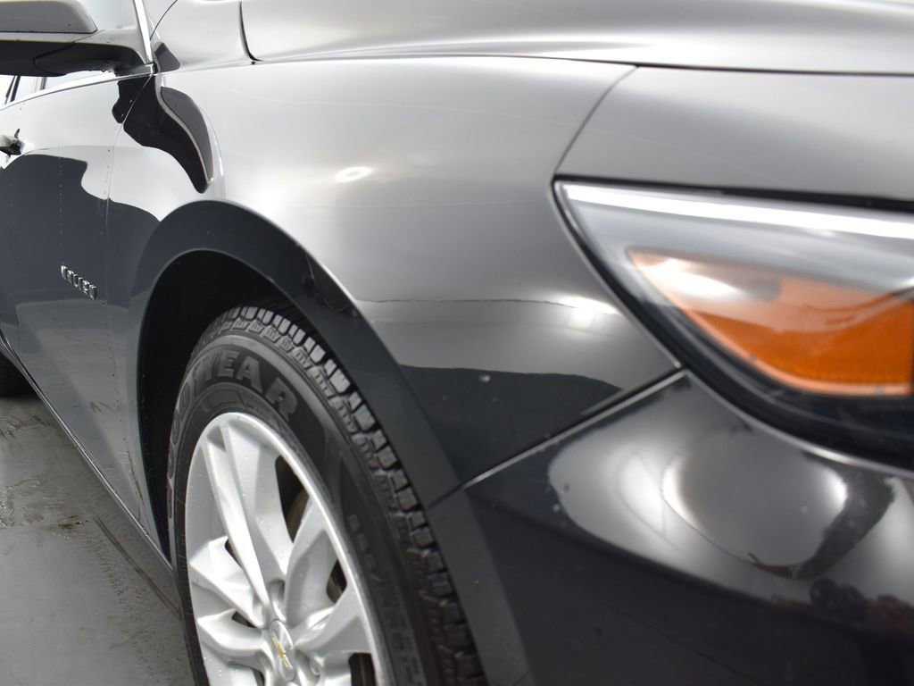 2017 CHEVROLET MALIBU - Image 32