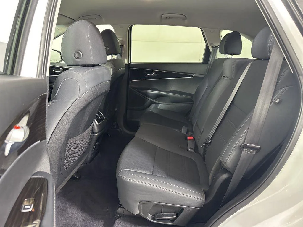Used 2020 Snow White Pearl Kia LX image 27