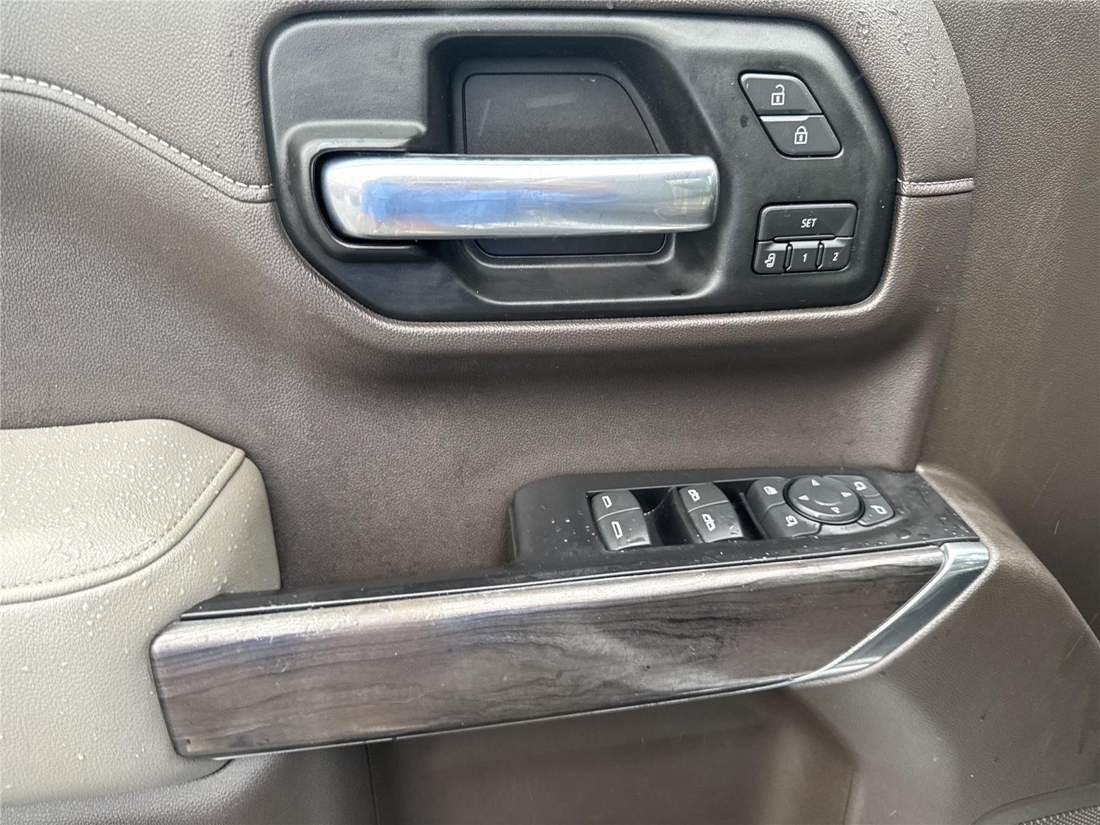 Used 2019 SILVER ICE METALLIC Chevrolet LTZ image 17