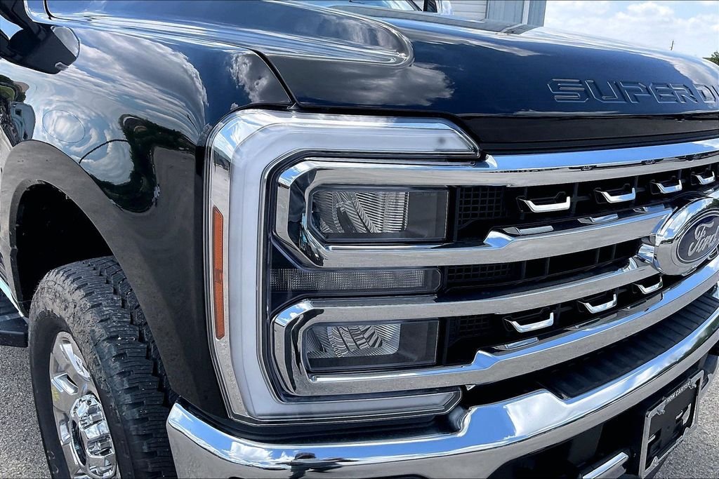 New 2026 Ford Super Duty F-250 Lariat 4D Crew Cab