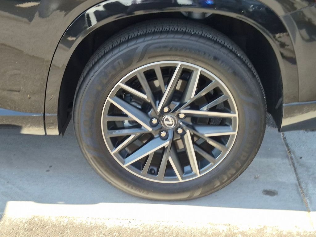 Used 2024  Lexus 350 Premium image 29