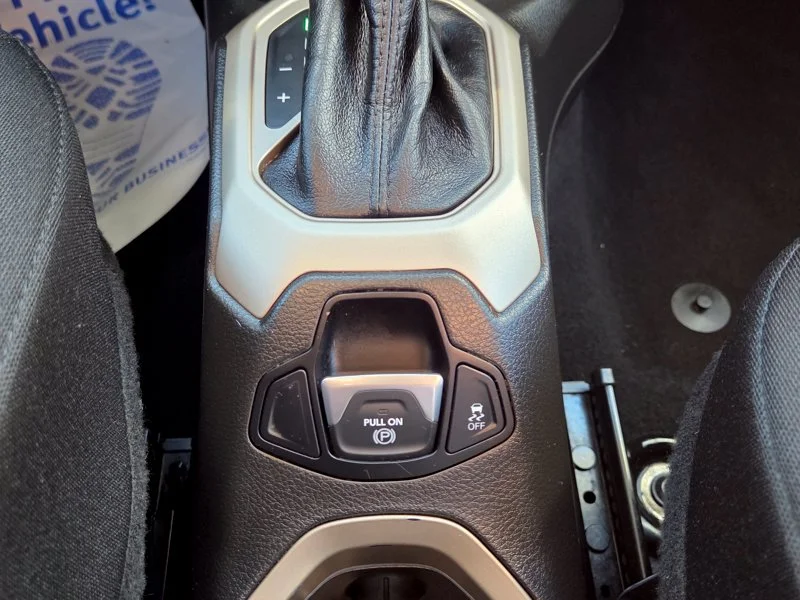 Used 2017 Black Jeep Latitude image 35