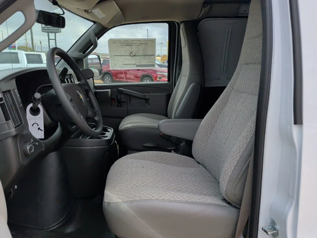 2025 Chevrolet Express Cargo Work Van - Photo 12