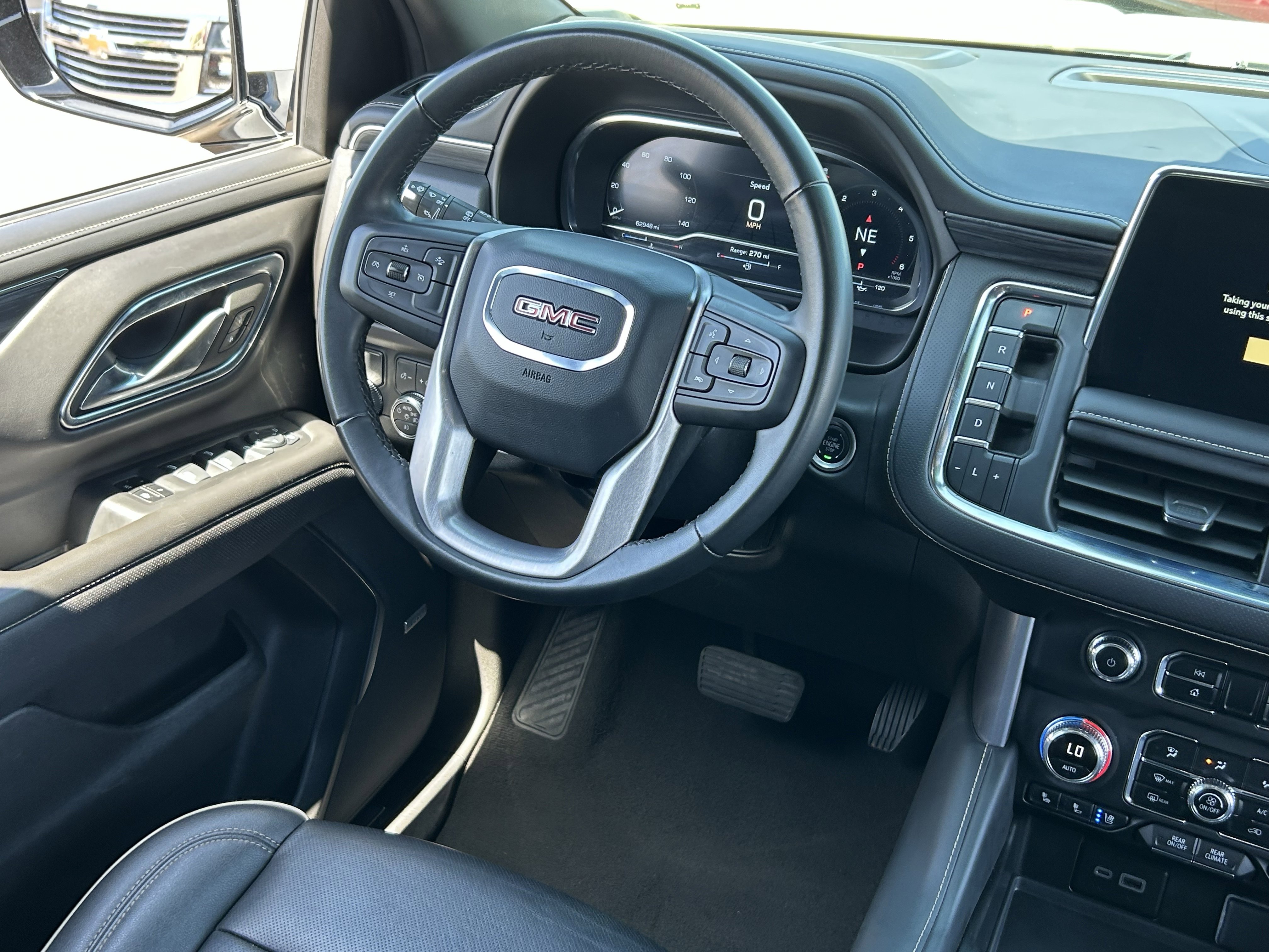 2024 GMC Yukon SLT - Photo 16