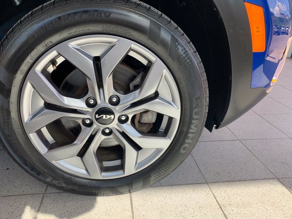 Used 2024 Blue Kia S image 23