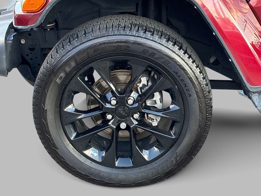 Used 2021  Jeep Unlimited Sahara 4xe image 17