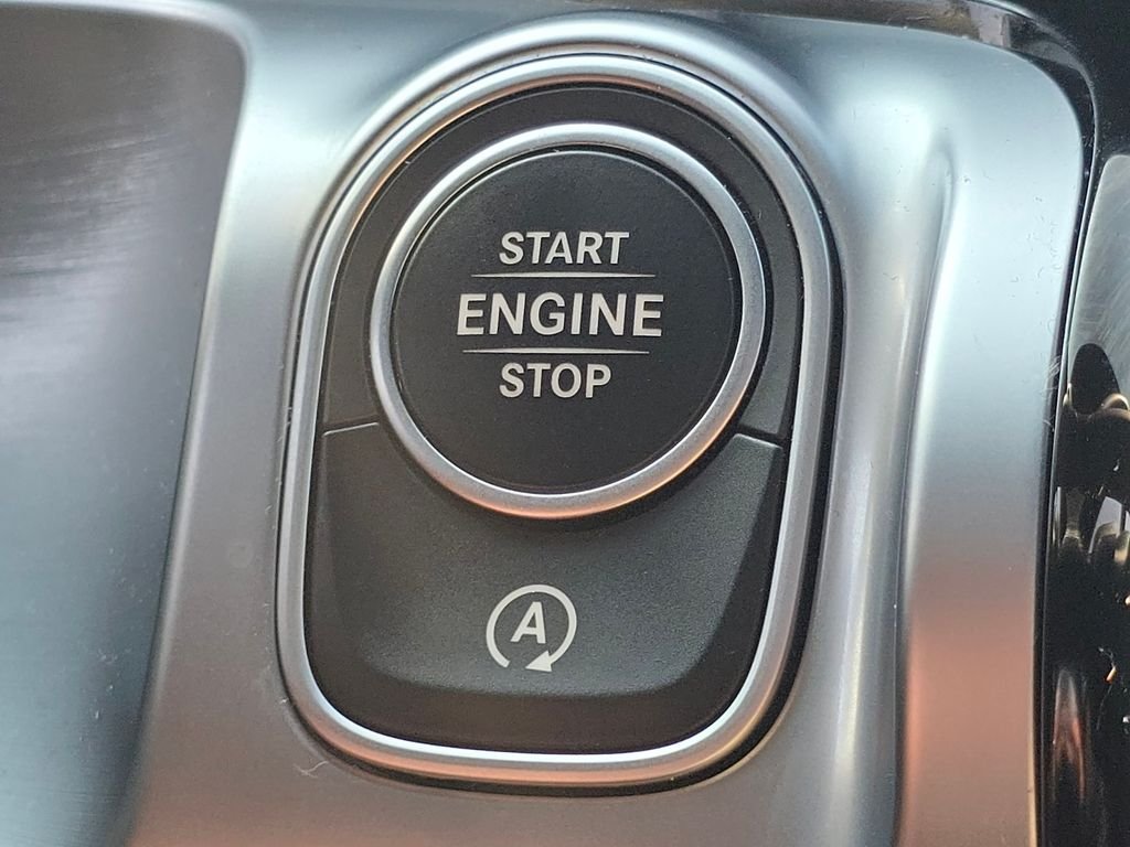 Certified Used 2025 Polar White Mercedes-Benz GLB 250 image 35